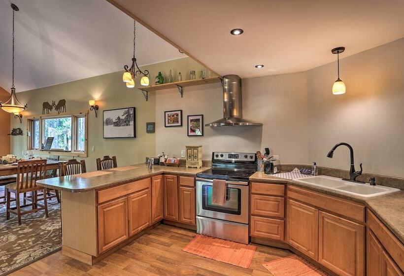 Secluded Casper Mtn Cabin: Fire Pit, 12 Mi To Town