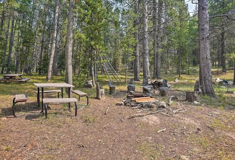 Secluded Casper Mtn Cabin: Fire Pit, 12 Mi To Town