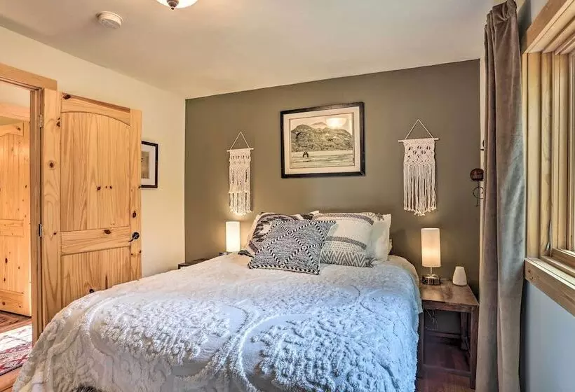 Secluded Casper Mtn Cabin: Fire Pit, 12 Mi To Town