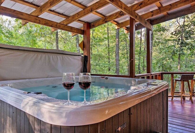 Broken Bow Cabin W/ Hot Tub, Near Hiking + Fishing