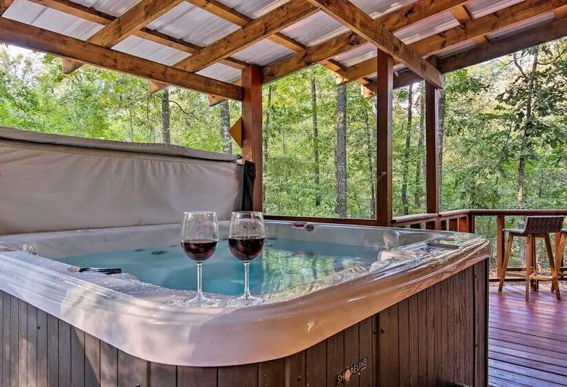 Broken Bow Cabin W/ Hot Tub, Near Hiking + Fishing