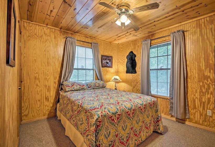 Broken Bow Cabin W/ Hot Tub, Near Hiking + Fishing