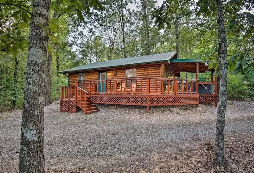 Broken Bow Cabin W/ Hot Tub, Near Hiking + Fishing