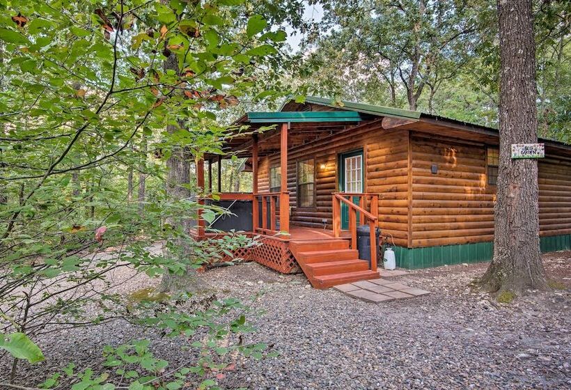 Broken Bow Cabin W/ Hot Tub, Near Hiking + Fishing