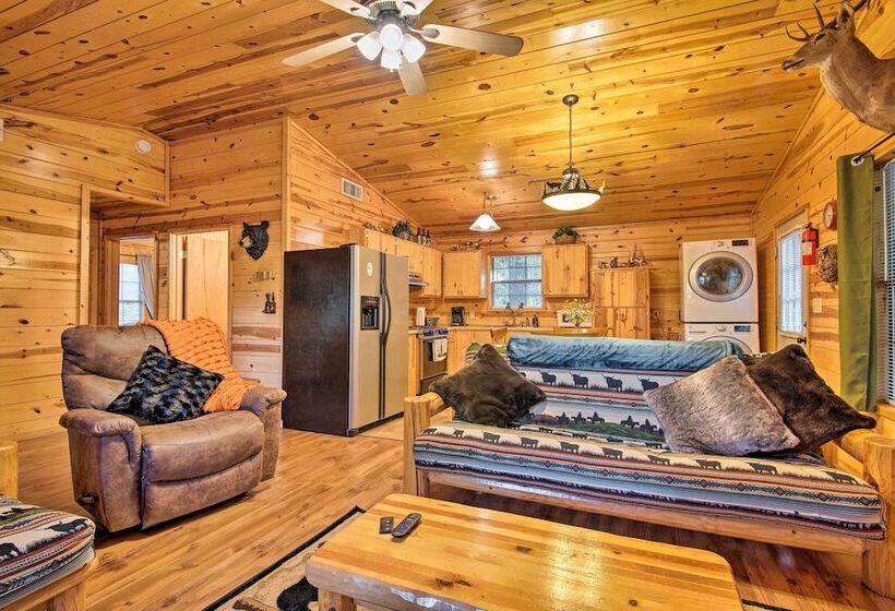 Broken Bow Cabin W/ Hot Tub, Near Hiking + Fishing