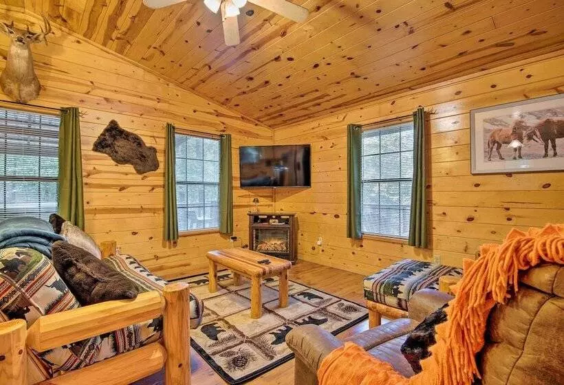 Broken Bow Cabin W/ Hot Tub, Near Hiking + Fishing