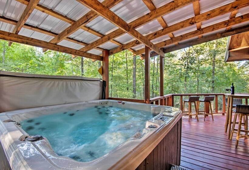 Broken Bow Cabin W/ Hot Tub, Near Hiking + Fishing