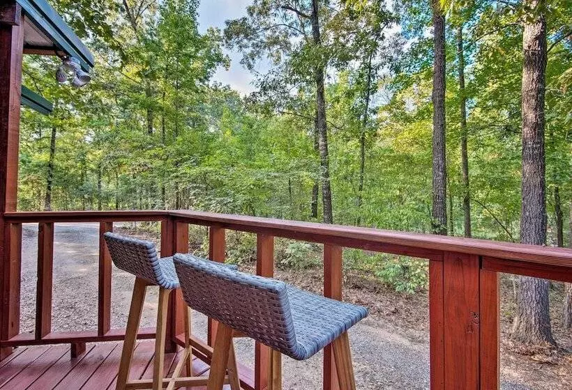 Broken Bow Cabin W/ Hot Tub, Near Hiking + Fishing