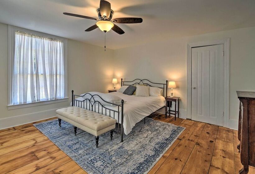 Sodus Point Historic Home ~ 1/2 Mi To Sodus Bay!