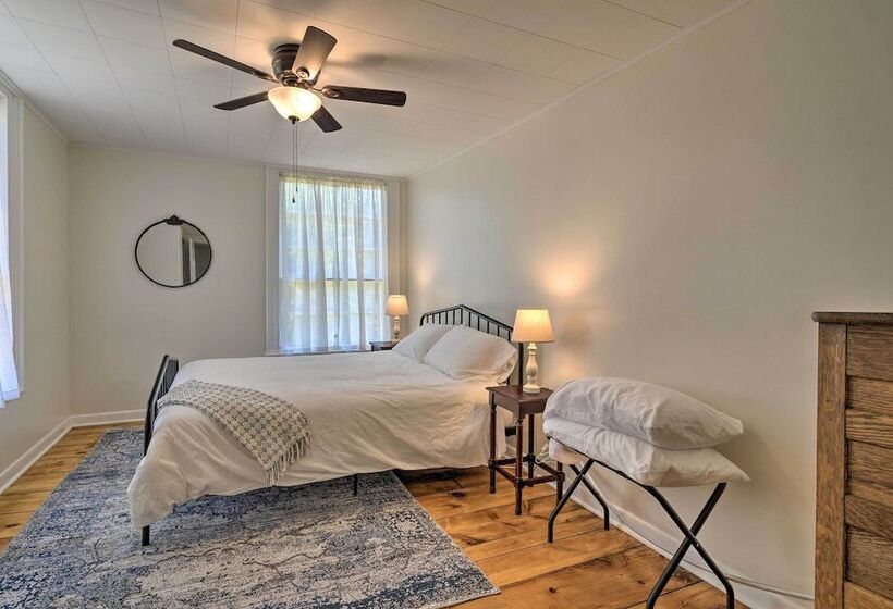 Sodus Point Historic Home ~ 1/2 Mi To Sodus Bay!