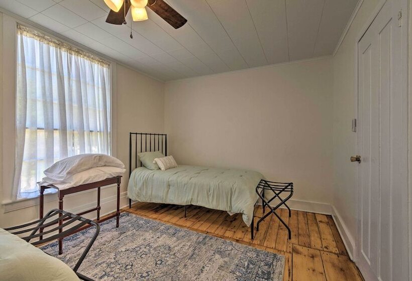 Sodus Point Historic Home ~ 1/2 Mi To Sodus Bay!