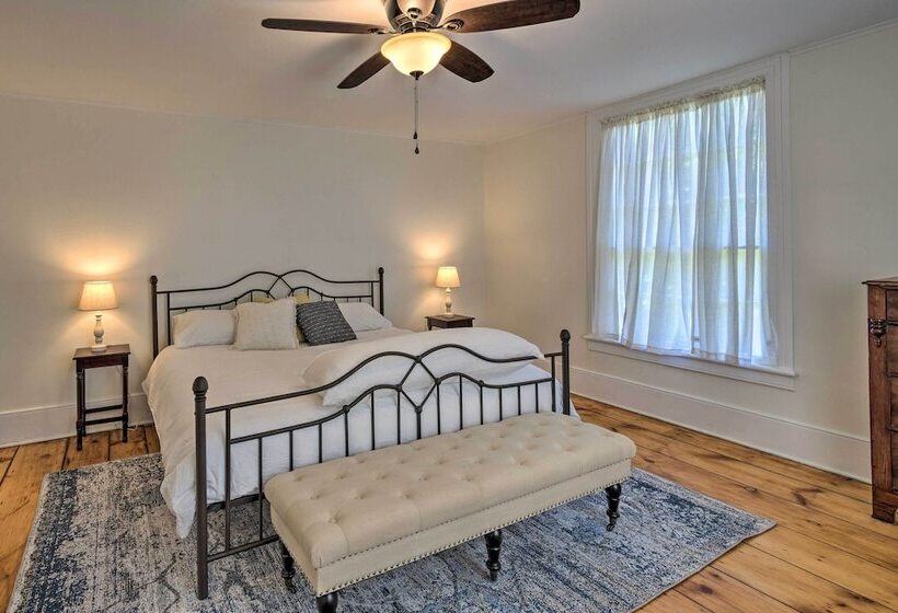 Sodus Point Historic Home ~ 1/2 Mi To Sodus Bay!