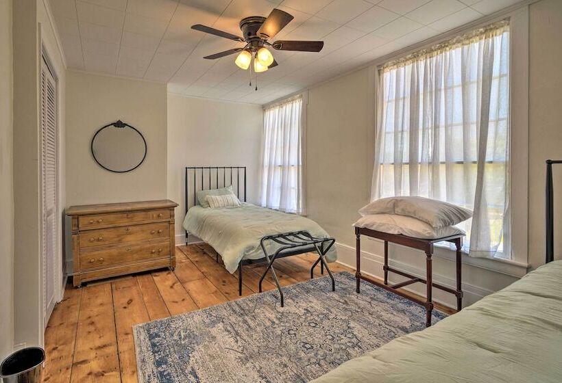 Sodus Point Historic Home ~ 1/2 Mi To Sodus Bay!