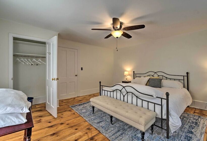 Sodus Point Historic Home ~ 1/2 Mi To Sodus Bay!