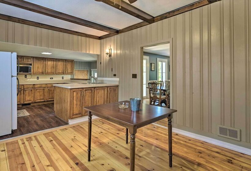 Sodus Point Historic Home ~ 1/2 Mi To Sodus Bay!