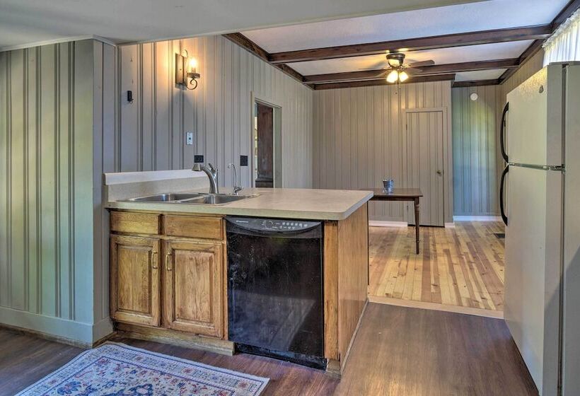 Sodus Point Historic Home ~ 1/2 Mi To Sodus Bay!