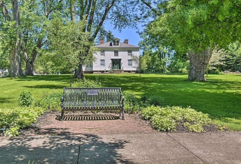 Sodus Point Historic Home ~ 1/2 Mi To Sodus Bay!