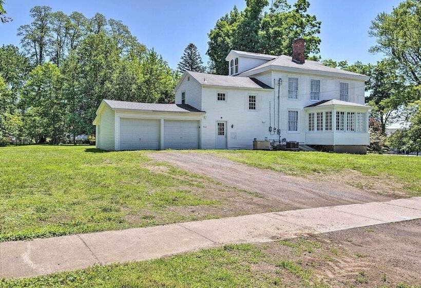 Sodus Point Historic Home ~ 1/2 Mi To Sodus Bay!