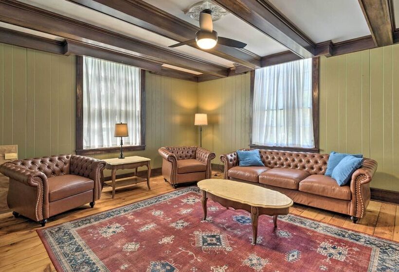 Sodus Point Historic Home ~ 1/2 Mi To Sodus Bay!