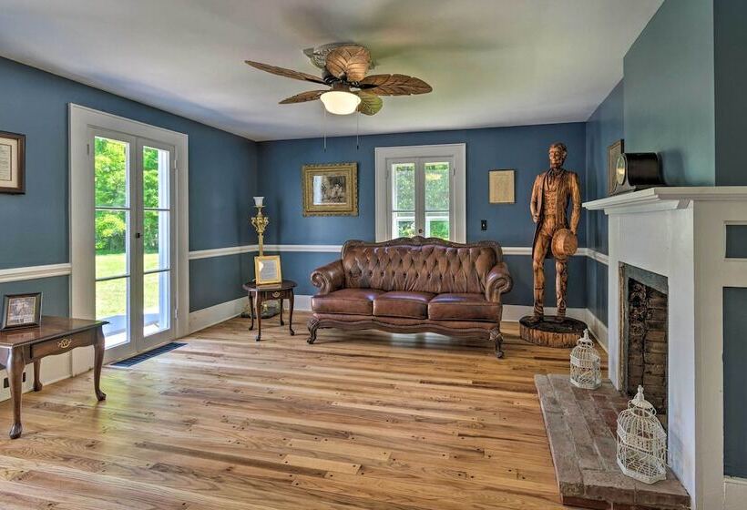 Sodus Point Historic Home ~ 1/2 Mi To Sodus Bay!