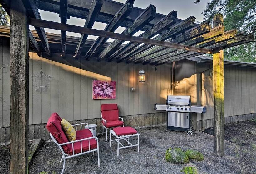 Spacious Hillsboro Home ~ 18 Mi To Portland!