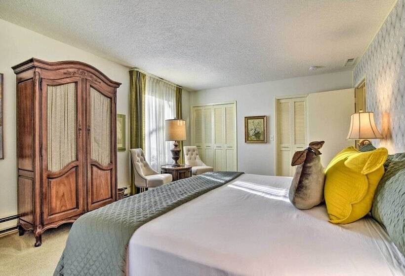 Spacious Hillsboro Home ~ 18 Mi To Portland!