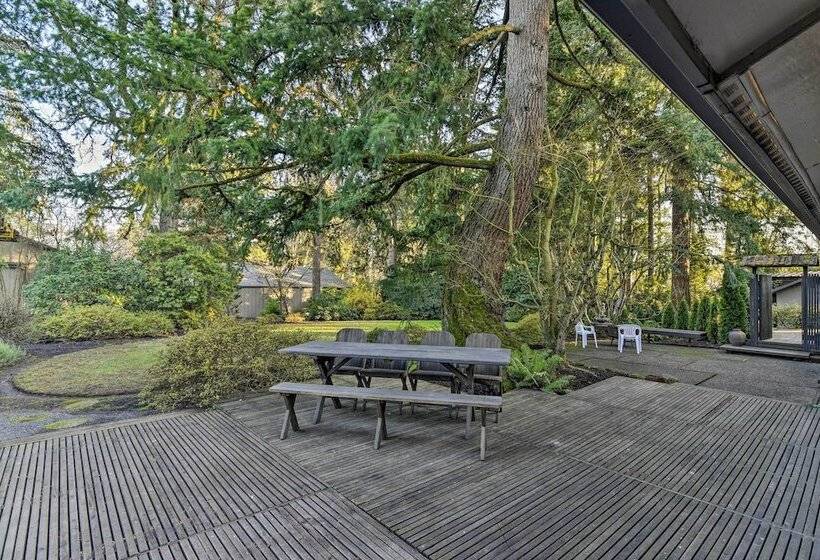 Spacious Hillsboro Home ~ 18 Mi To Portland!