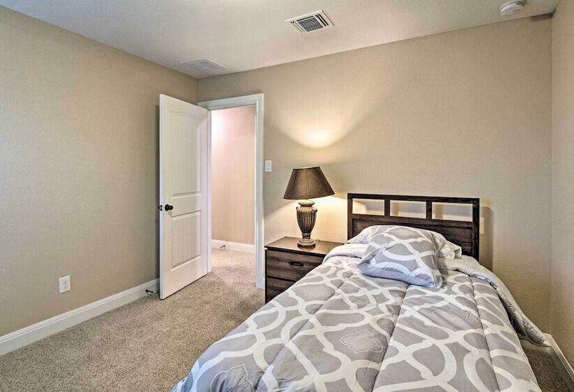 Texas Home W/ Patio & Grill ~ 16 Mi To Austin