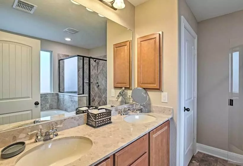 Texas Home W/ Patio & Grill ~ 16 Mi To Austin