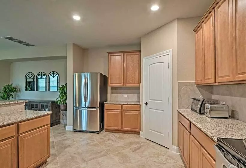 Texas Home W/ Patio & Grill ~ 16 Mi To Austin