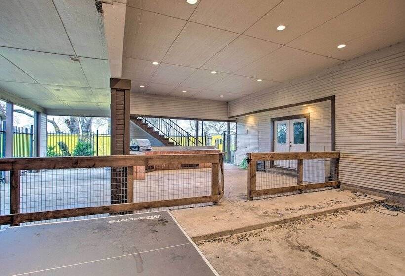 Spacious Vacation Home: 10 Mi To Lavon Lake!