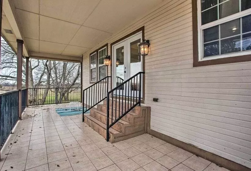 Spacious Vacation Home: 10 Mi To Lavon Lake!