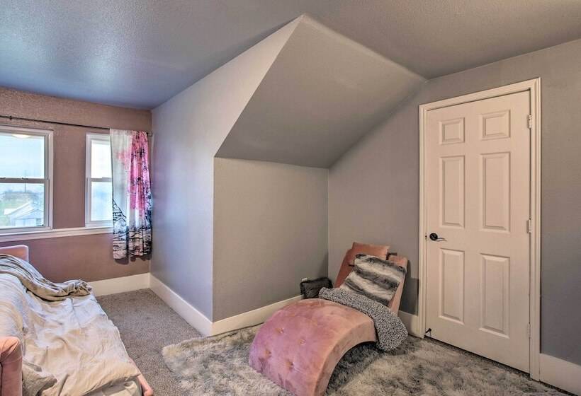 Spacious Vacation Home: 10 Mi To Lavon Lake!