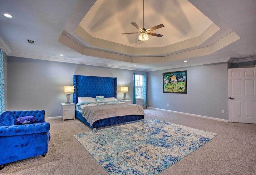 Spacious Vacation Home: 10 Mi To Lavon Lake!