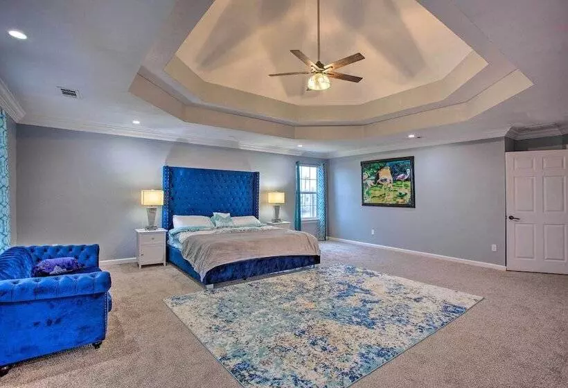 Spacious Vacation Home: 10 Mi To Lavon Lake!