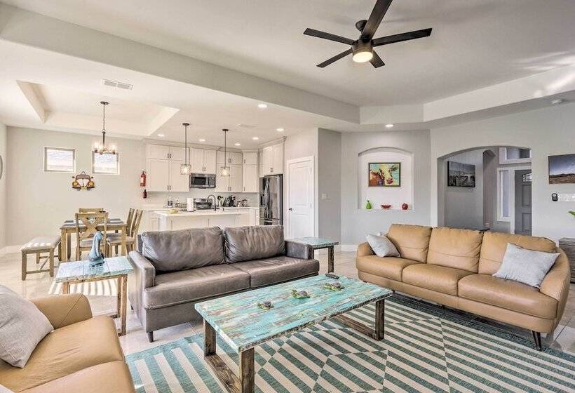 Stunning Laguna Vista Retreat W/ Pool & Grill