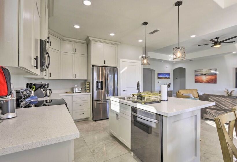 Stunning Laguna Vista Retreat W/ Pool & Grill