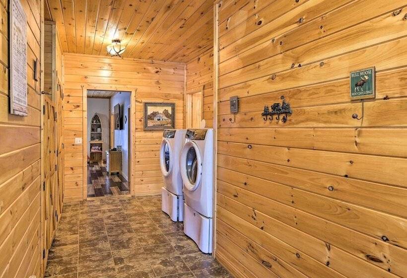 Sun Dappled Cadillac Gem W/ Kayaks & Grill!