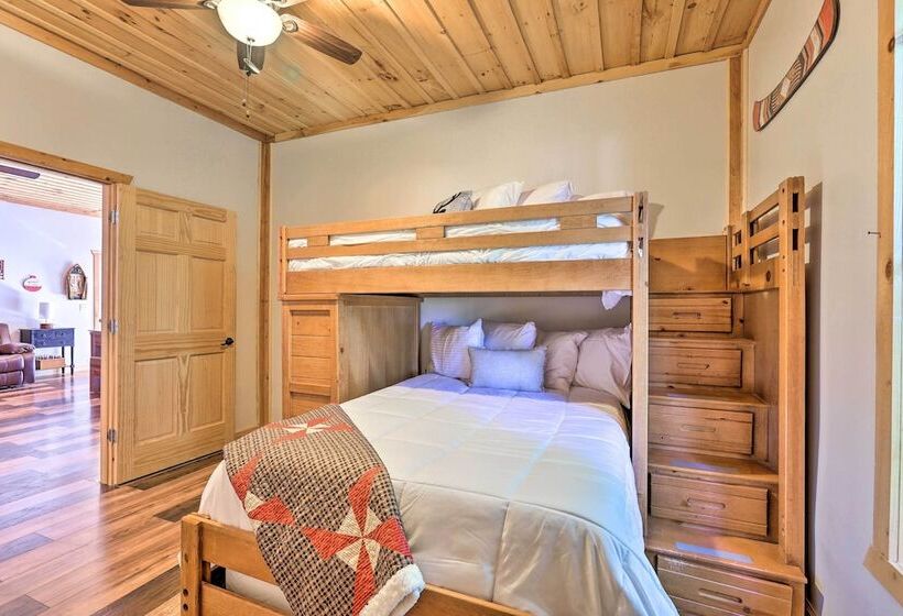 Sun Dappled Cadillac Gem W/ Kayaks & Grill!