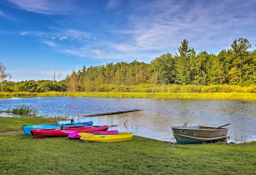 Sun Dappled Cadillac Gem W/ Kayaks & Grill!