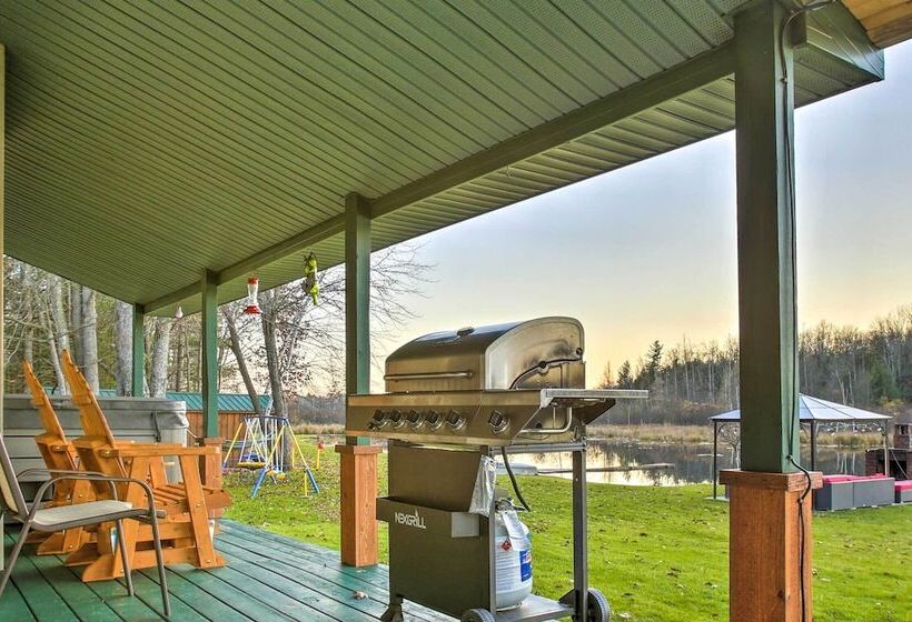 Sun Dappled Cadillac Gem W/ Kayaks & Grill!