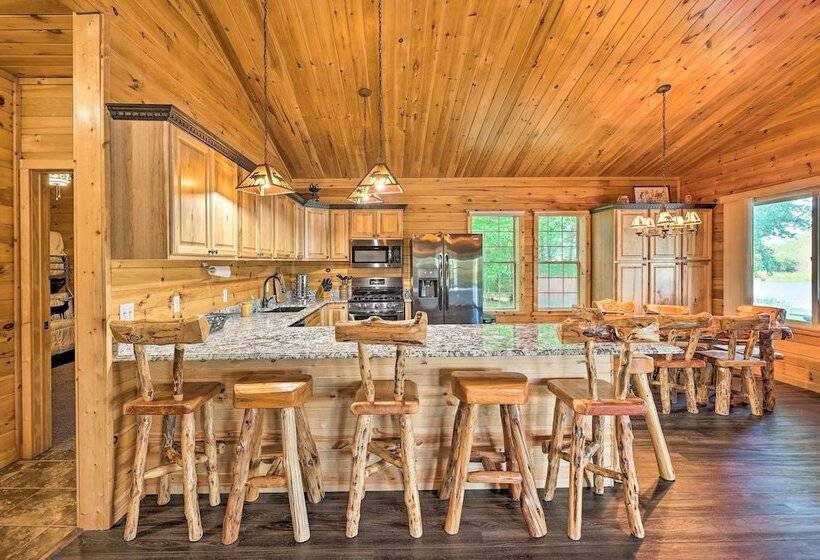 Sun Dappled Cadillac Gem W/ Kayaks & Grill!