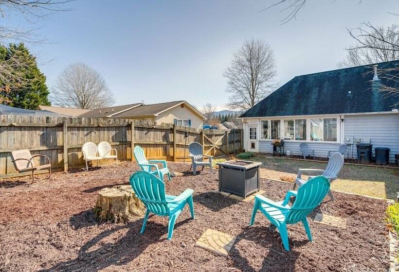 Quiet Black Mountain Home W/ Grill & Fire Pit