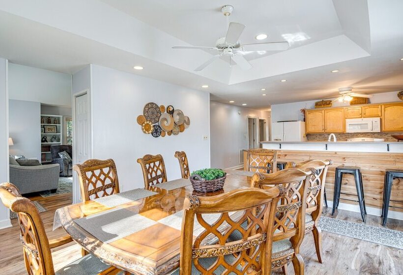 Quiet Black Mountain Home W/ Grill & Fire Pit