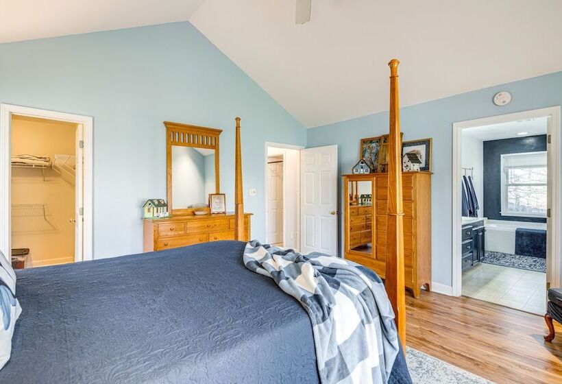 Quiet Black Mountain Home W/ Grill & Fire Pit