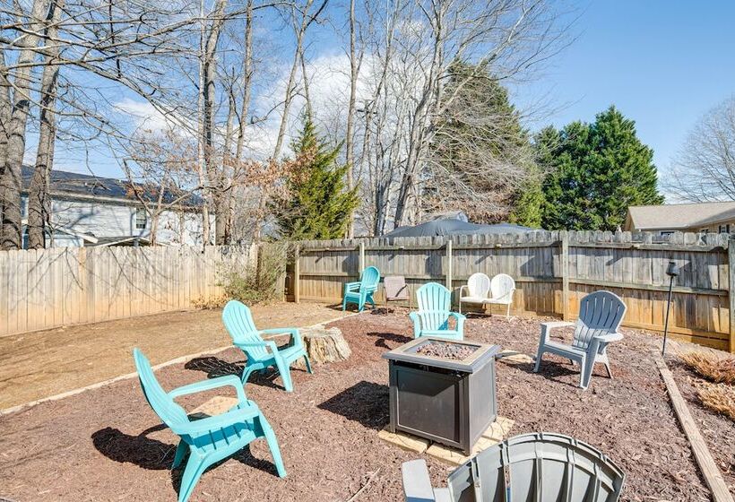 Quiet Black Mountain Home W/ Grill & Fire Pit