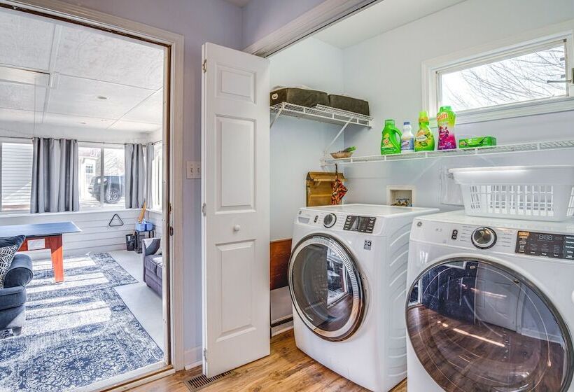 Quiet Black Mountain Home W/ Grill & Fire Pit