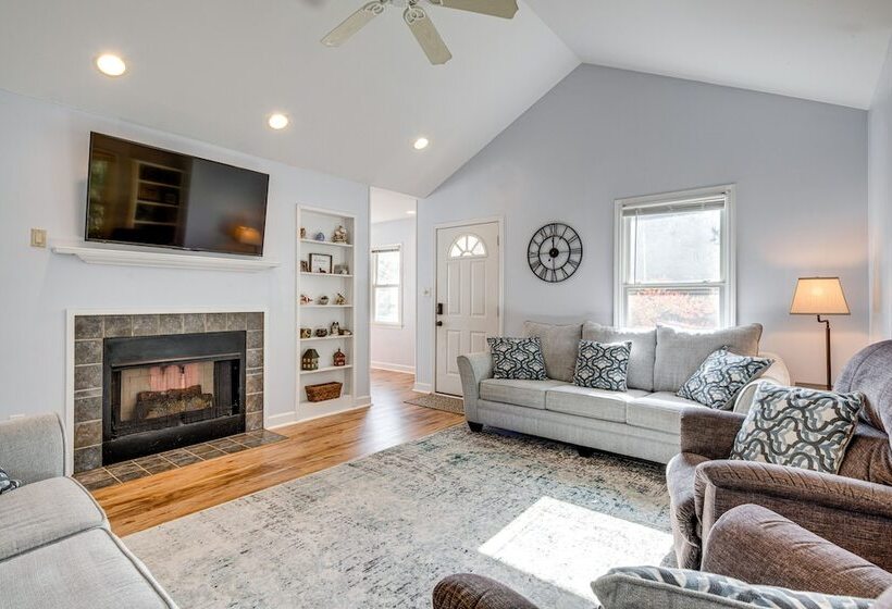 Quiet Black Mountain Home W/ Grill & Fire Pit