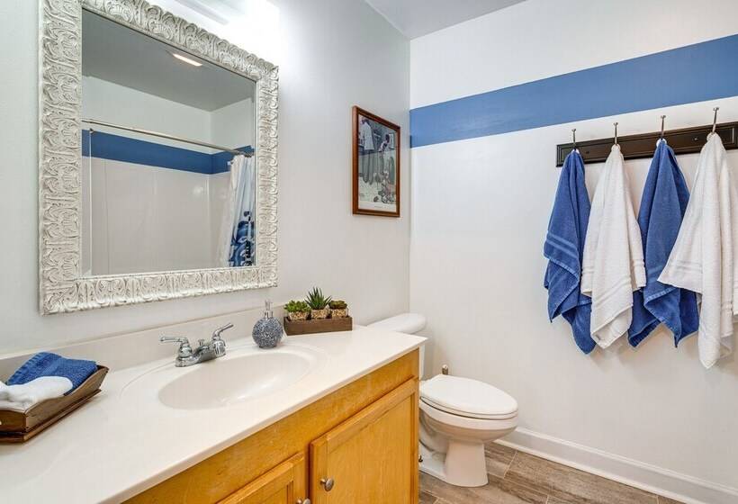 Quiet Black Mountain Home W/ Grill & Fire Pit