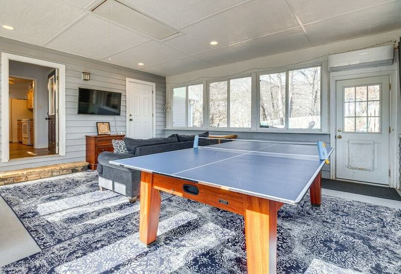 Quiet Black Mountain Home W/ Grill & Fire Pit